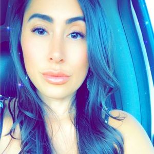 Meet your Posher, Candice